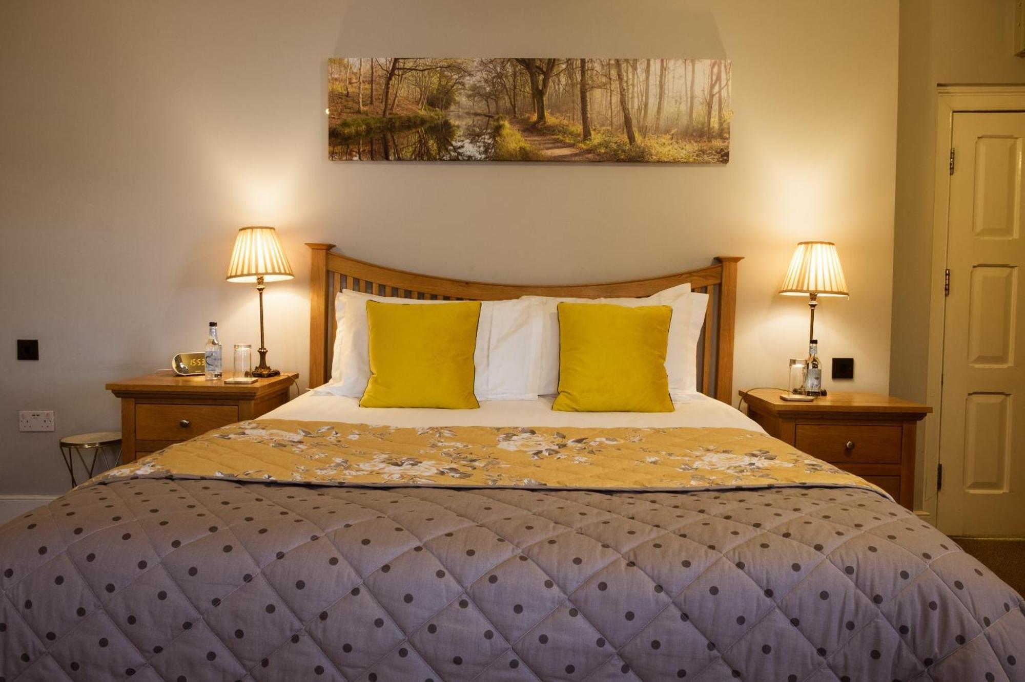 אברגאבני Kings Arms Hotel מראה חיצוני תמונה