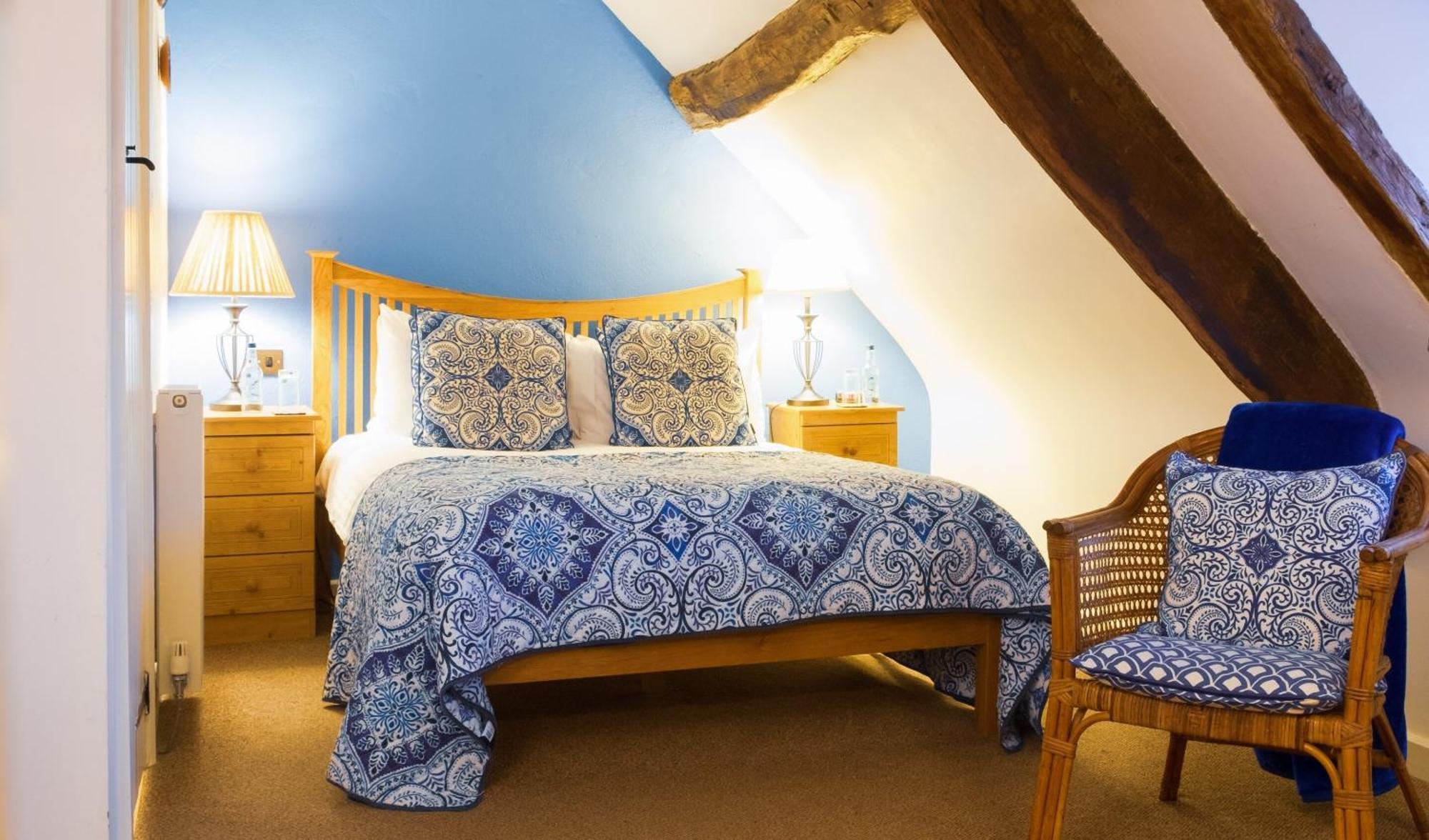 אברגאבני Kings Arms Hotel מראה חיצוני תמונה